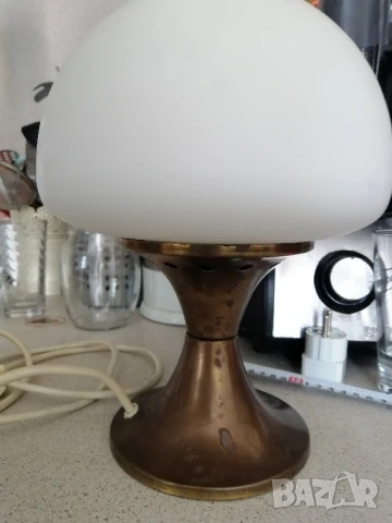 Ретро, българска нощна лампа с месингова основа, снимка 2 - Настолни лампи - 51316398