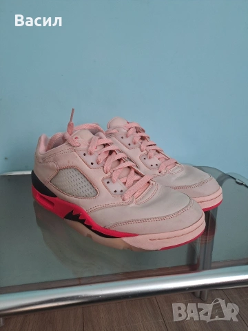 Дамски маратонки Jordan Air Jordan 5 pink 40' Air Jordan 5 Low "Arcti, снимка 2 - Маратонки - 53753659