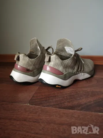 Оригинални маратонки АRКК, снимка 2 - Маратонки - 49422605