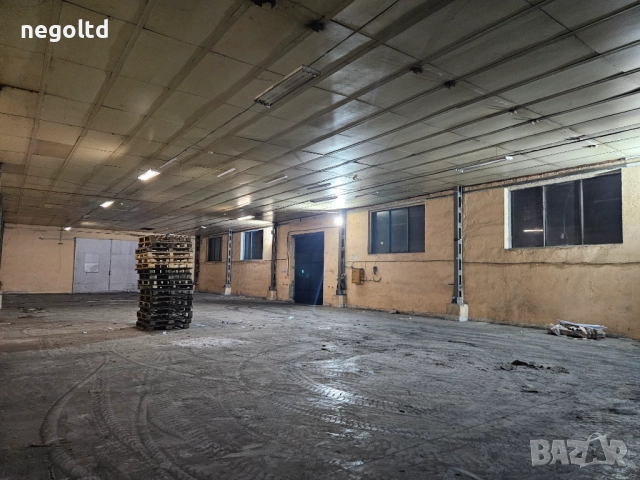ОТ СОБСТВЕНИК! Склад под наем Пловдив Брезовско шосе ! 900 кв.м +100 навес! Голям двор, снимка 6 - Складове - 52812068