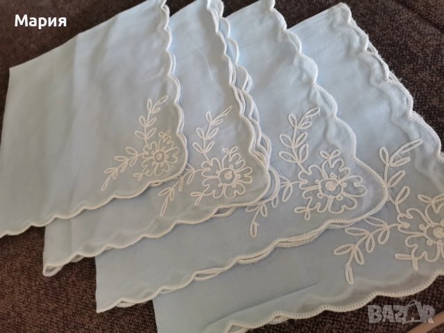 Текстилни салфетки за сервиране , снимка 2 - Аксесоари за кухня - 51540083