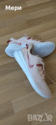 Дамски маратонки Nike, снимка 2 - Маратонки - 55888580