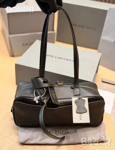 Balenciaga Дамска чанта, кожа, снимка 2 - Чанти - 56018495