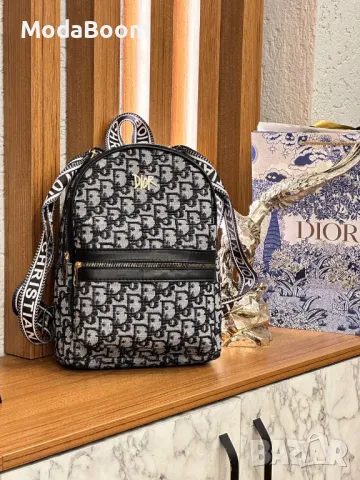 Christian Dior дамски раници Различни цветове , снимка 2 - Раници - 48948949