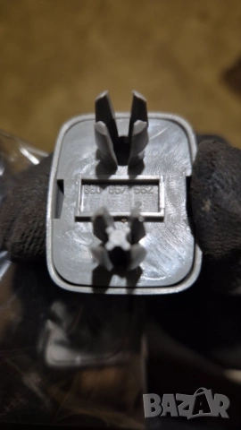 сенници sennici shtipki щипки Ауди А4 Б6 Audi A4 B6 8E0 857 562, снимка 3 - Части - 52136865