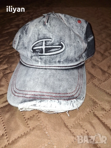 Дънки Bershka + шапки с козирка Cropp, снимка 6 - Дънки - 52828424