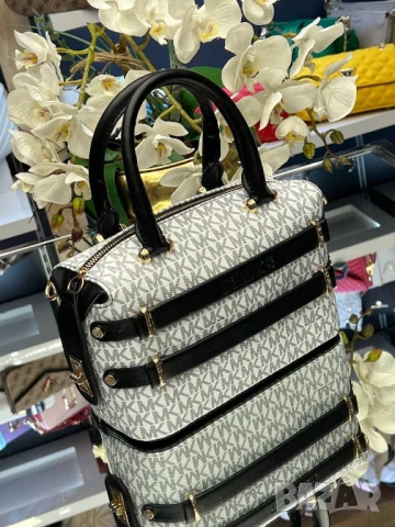 чанти michael kors , снимка 2 - Чанти - 51426405