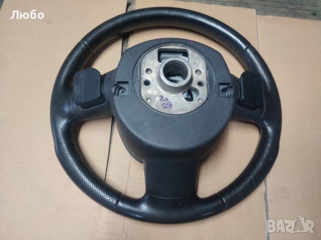 трилъчев мулти волан с пера F1 и еърбер за Ауди А4 А6 след 2005г Audi A4 A6, снимка 4 - Аксесоари и консумативи - 41675858