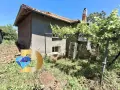Двуетажна къща с в село Орешец, обл. Хасково, снимка 8
