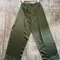 Разкошен широк сатенен зелен панталон висока талия XL размер , снимка 10 - Панталони - 41060475