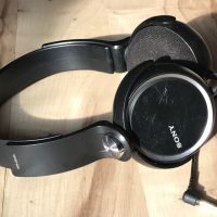 Sony MDR -XB400 стерео слушалки, снимка 1 - Слушалки и портативни колонки - 36476898