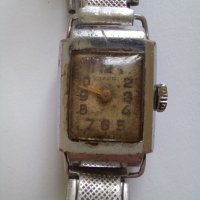 Руски часовник Заря, снимка 1 - Антикварни и старинни предмети - 42247581