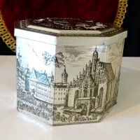 Немска метална кутия,релеф,архитектура. , снимка 1 - Антикварни и старинни предмети - 34624732