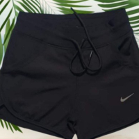 Дамски къси панталонки NIKE, снимка 2 - Къси панталони и бермуди - 44760285