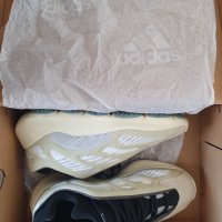 Yeezy 700 V3 Azael, снимка 9 - Други - 39086486