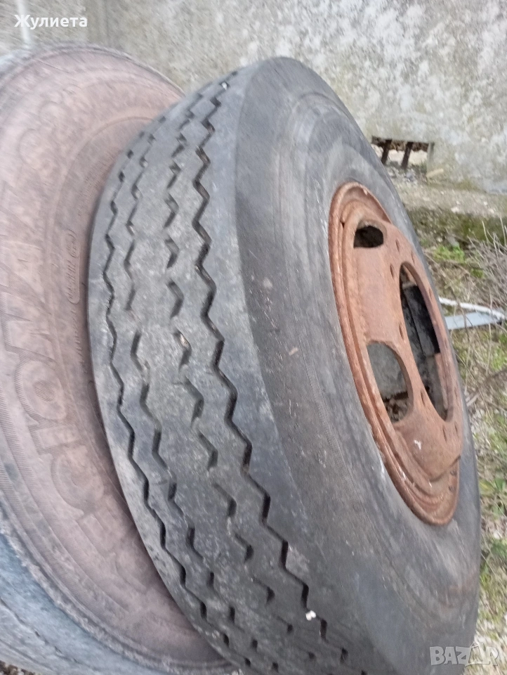 гуми11.00-20, снимка 1