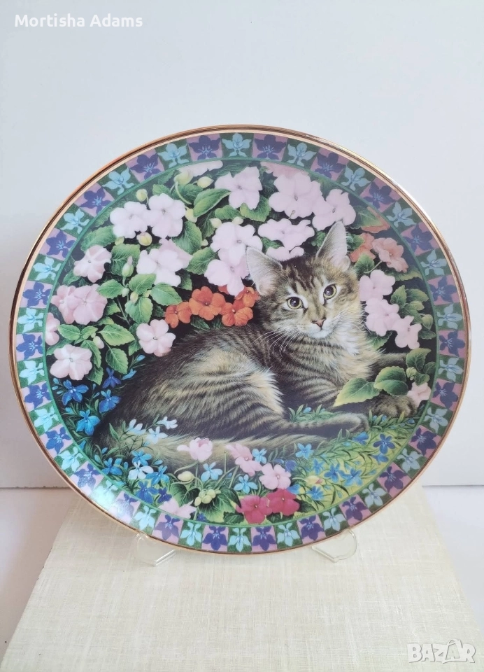 Декоративна чиния- Cats Among the Flowers , снимка 1