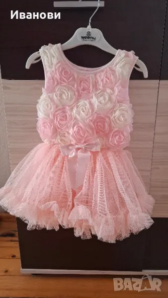 Страхотна розова рокля с рози за малко момиченце на 1 година, снимка 1