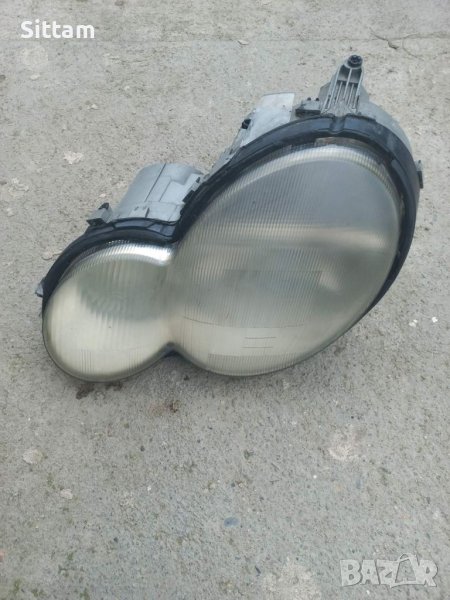 Фар за Мерцедес ц класа ляв, снимка 1