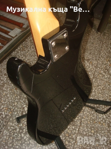 Електрическа детска китара Harley Benton с кожен калъф, снимка 11 - Китари - 52443736