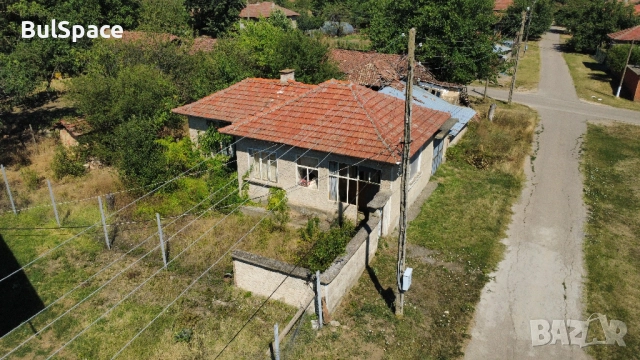 КЪЩА С ГАРАЖ