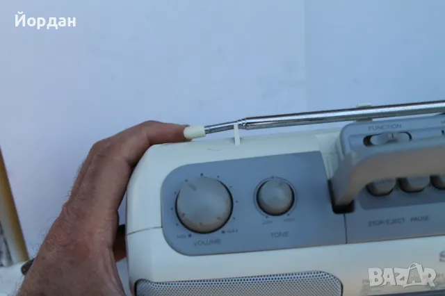 Радио касетофон ''Sony CFS-E14L'', снимка 5 - Радиокасетофони, транзистори - 50413177