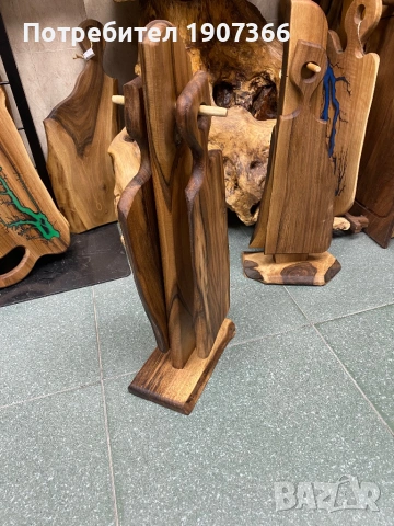 Орехов сет - 2 дъски+поставка, снимка 2 - Прибори за хранене, готвене и сервиране - 53192412