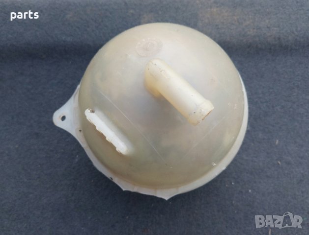 Казанче Антифриз Голф 3 - 2 - Пасат - 357121407B N, снимка 4 - Части - 41687042