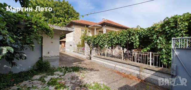 Къща с. Партизанин. Център, снимка 3 - Къщи - 52481421