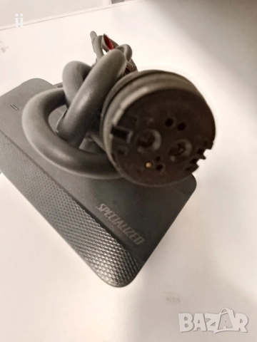 Магнитно зарядно Specialized , снимка 2 - Части за велосипеди - 53742856