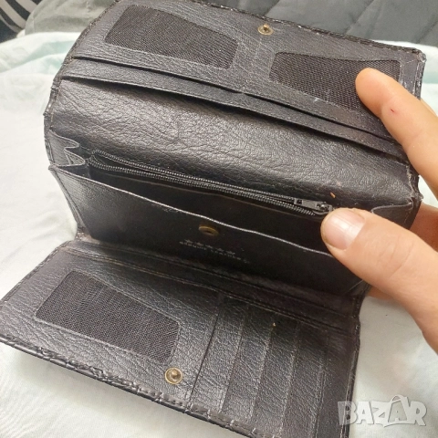 портфейл Jimmy Choo с релеф на крокодилска кожа, снимка 6 - Портфейли, портмонета - 52979621