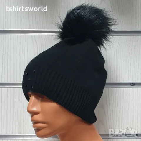 Нова зимна дамска шапка с камъчета с пух/помпон в черен цвят