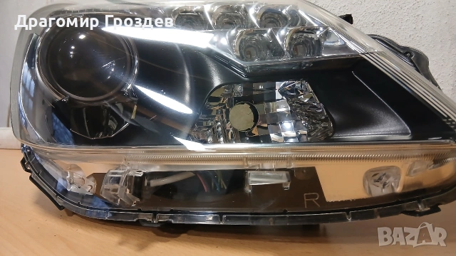 Десен фар за Toyota Yaris III Hybrid / Тойота Ярис Хибрид (2012-2015), снимка 7 - Части - 53607714