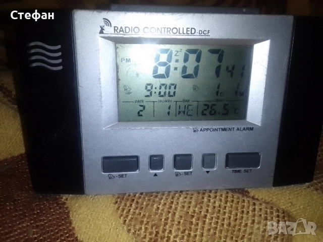 часовник, календар, аларма, термометър 