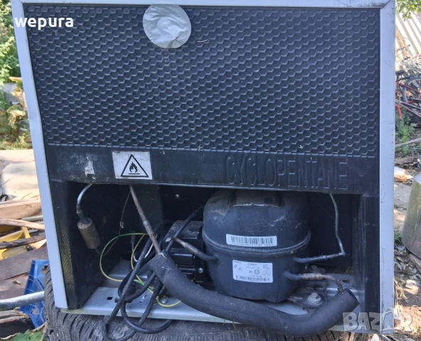 Малък хладилник къмпинг каравана и хладилна витрина, снимка 2 - Къмпинг мебели - 50889461