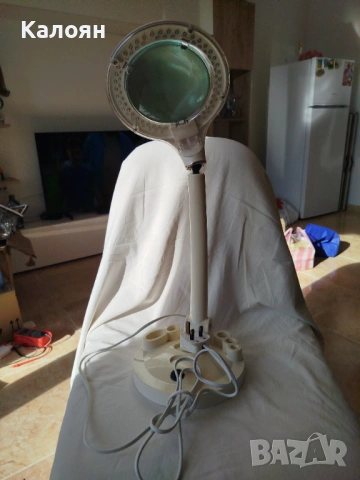 Увеличителна лампа с LED осветление 