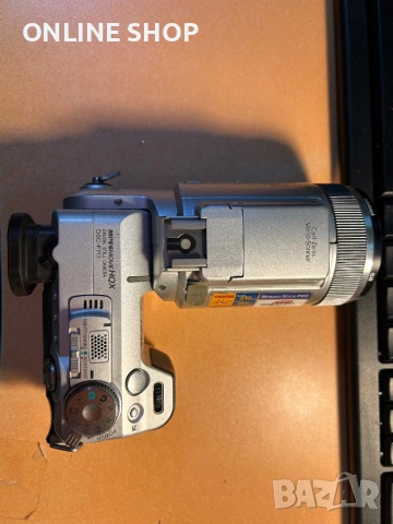 Фотоапарат Sony DSC - F717  за части, снимка 18 - Фотоапарати - 53514447