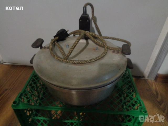 Продавам ретро електрическа тенджера