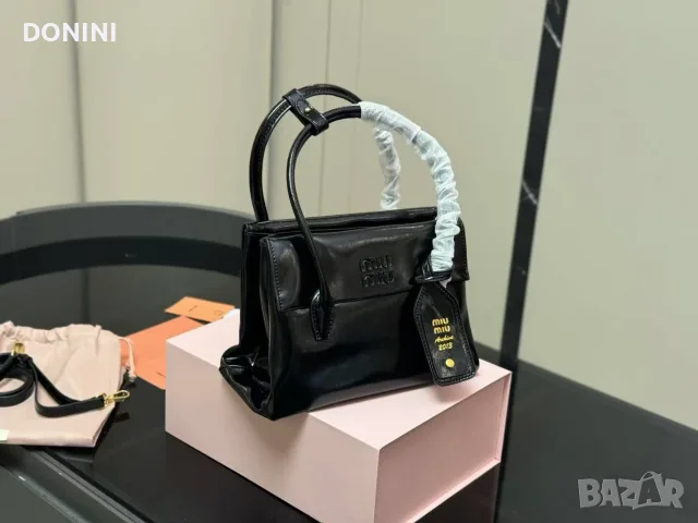 Miu Miu дамска чанта от естествена кожа
