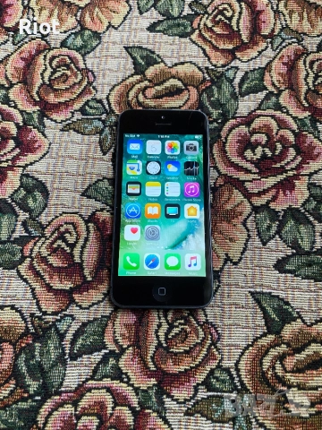 Продавам iPhone 5 