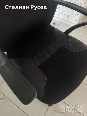 1711 офис кожен стол  / президентски  -цена 73лв или 37,32 евро         смр -  черна кожа  с една за, снимка 5 - Столове - 52445064