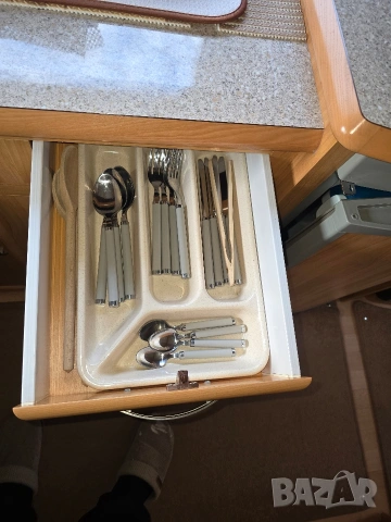 Каравана с климатик FLEETWOOD пет местна , снимка 17 - Каравани и кемпери - 53031348