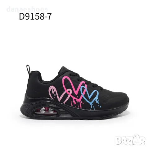 Дамски маратонки с щампи на сърца