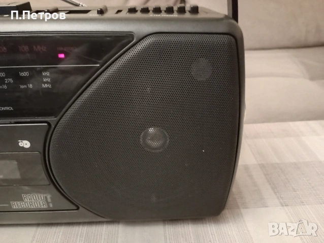 GRUNDIG RR 465 радиокасетофон, снимка 4 - Радиокасетофони, транзистори - 53479909