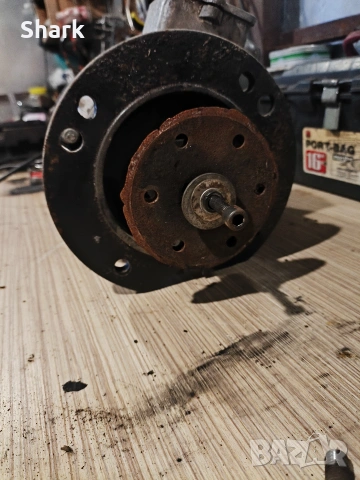 Трифазен Български Електродвигател 2.2 кв Фланцов 2870 об/м, снимка 4 - Електродвигатели - 53223282