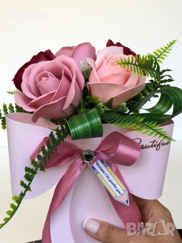 Букет от ароматни сапунени рози, снимка 1 - Подаръци за жени - 41972415