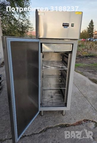 Професионален хладилник 60/40 см., снимка 3 - Хладилни витрини и фризери - 52255518