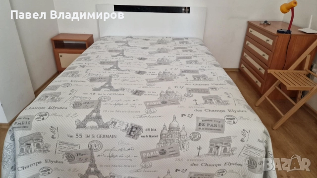 Прекрасна спалня с матрак