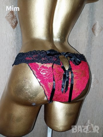 М Червена дантелена бикина с черни пандели, снимка 2 - Бельо - 42197628