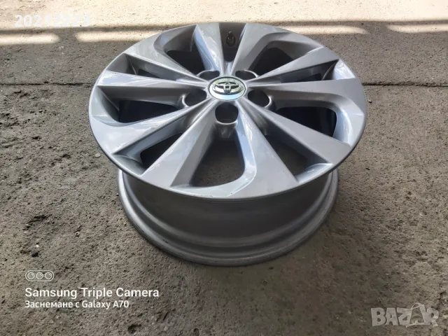 1 брой алуминиева джанта за Тоyota Auris 17, снимка 3 - Гуми и джанти - 50335720
